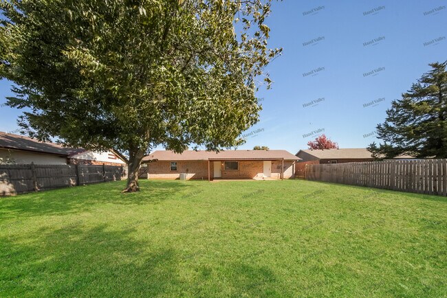 Building Photo - 20140 Timber Ridge Rd