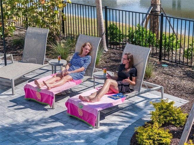 Building Photo - 8765 Daybreak St