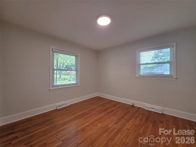 Building Photo - 4426 Holbrook Dr