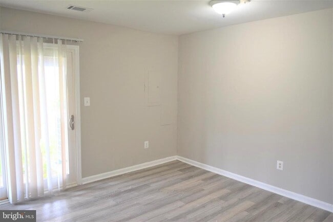 Building Photo - 14251 Oxford Dr