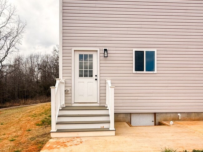 Building Photo - 303 R C Thompson Rd