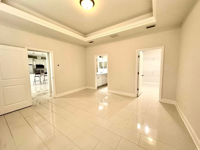 Building Photo - 5021 Caracara Dr