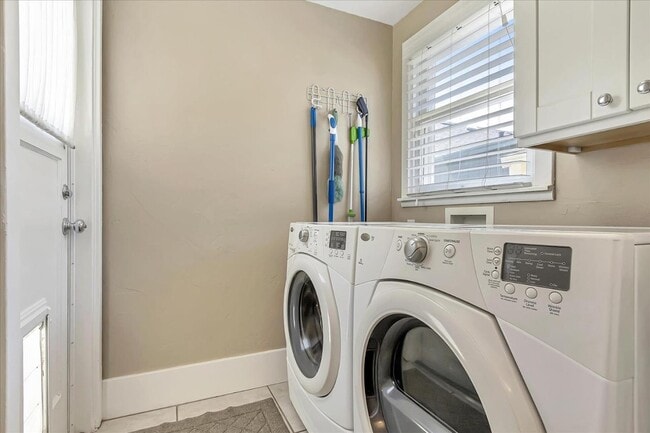 Building Photo - 1358 Fremont St