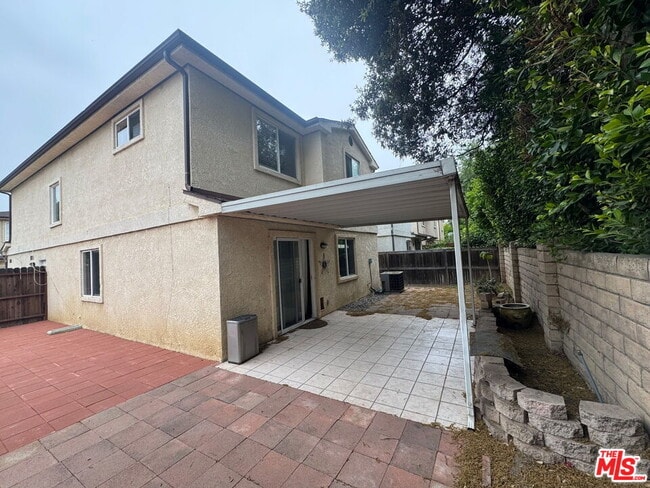 Building Photo - 9155 Cedros Ave