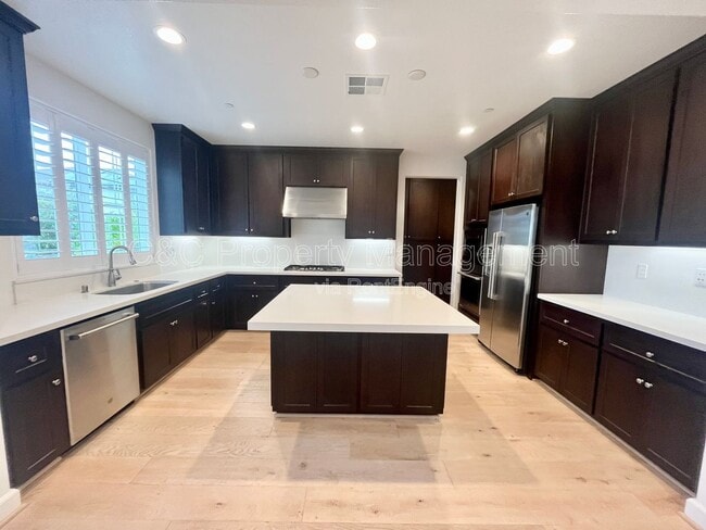 Building Photo - 2607 3rd Ave