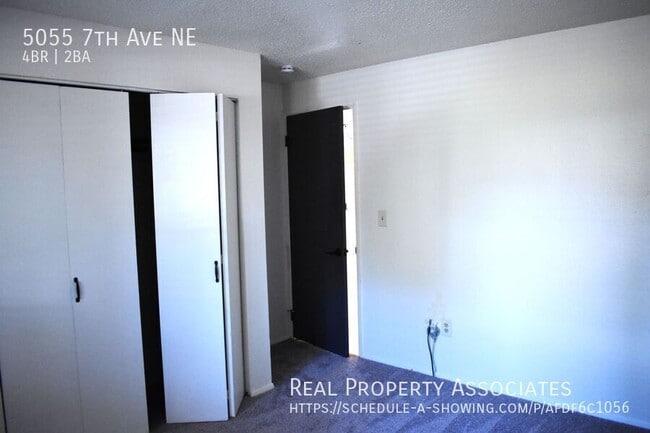 Building Photo - 5055 7th Ave NE