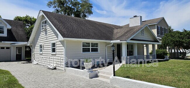 Building Photo - 2545 Madeline Ave