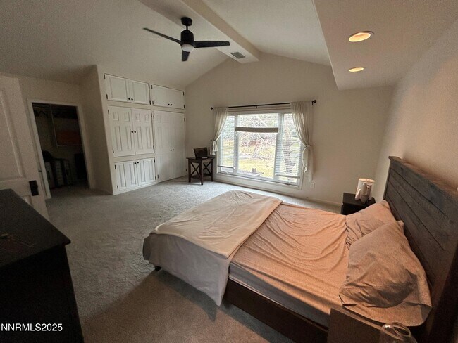 Building Photo - 655 E Riverview Cir