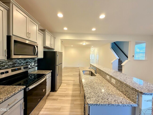 Building Photo - 4201 Little Fellow Ln