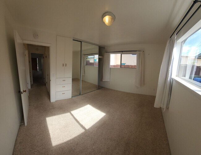 Building Photo - 550 Piney Way