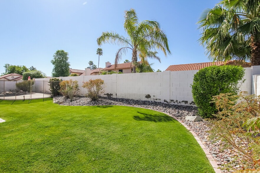 Building Photo - 6709 W Topeka Dr