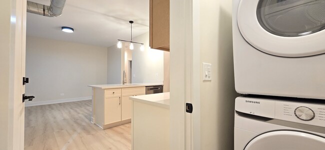 Building Photo - 432 S Maple Ave
