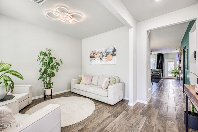 Building Photo - 1621 Sam Dominguez St