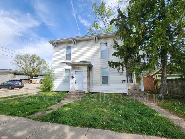 Primary Photo - 620 College Ave