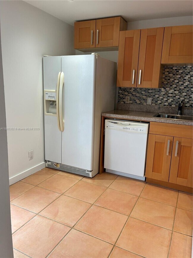 Building Photo - 1 bedroom in Aventura FL 33180