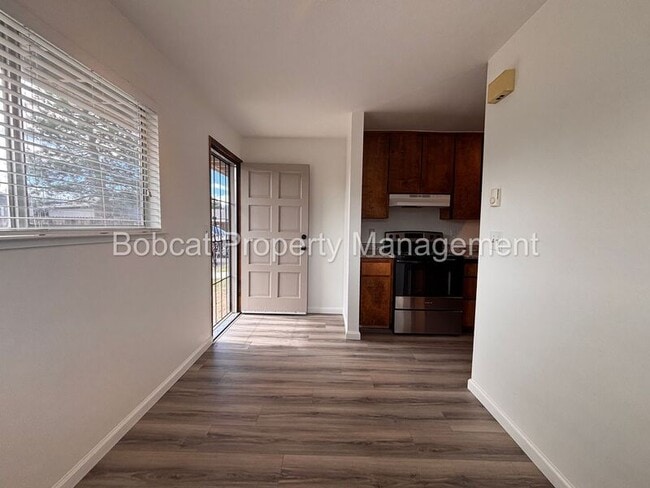 Building Photo - 1516 South Ct