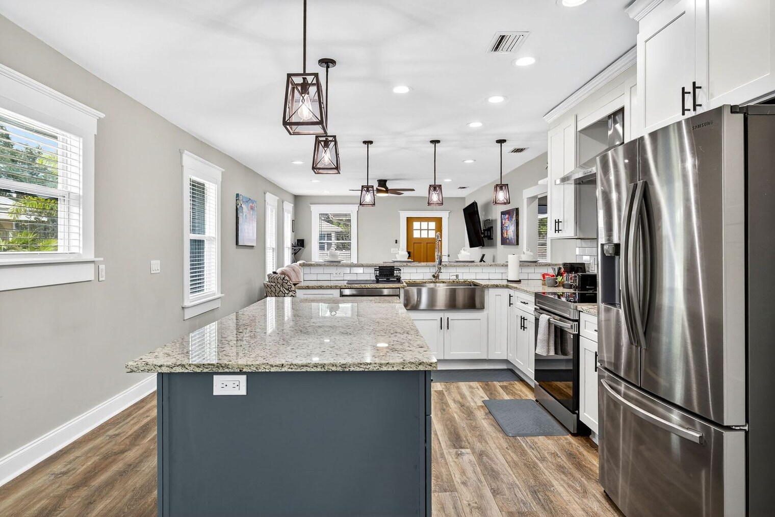 Building Photo - 2910 N Ola Ave