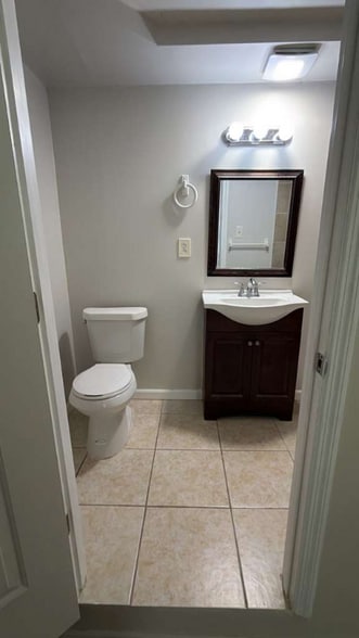 Building Photo - 8726 Brackenwood Dr