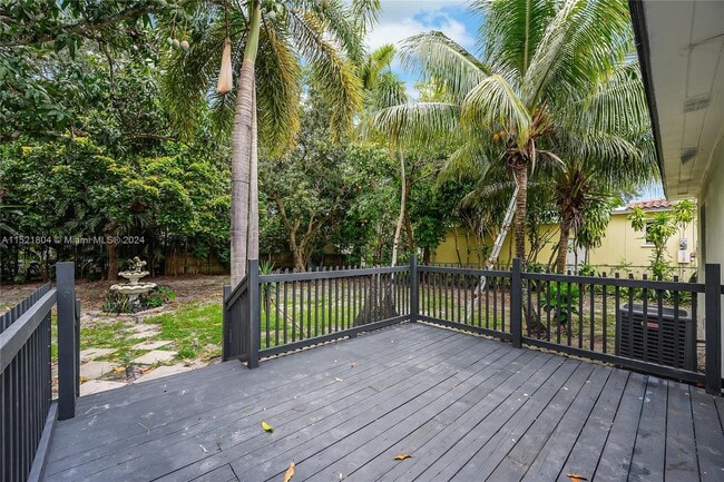 Building Photo - 12885 Griffing Blvd