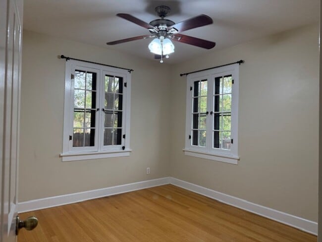 Building Photo - House For Lease