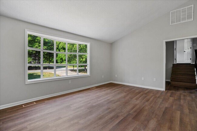 Building Photo - 1844 Brier Ln