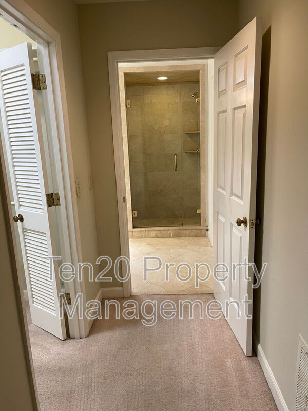 Building Photo - 1544 Glencoe Dr