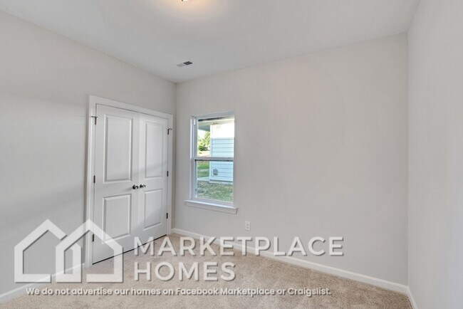 Building Photo - 3910 Standish Dr