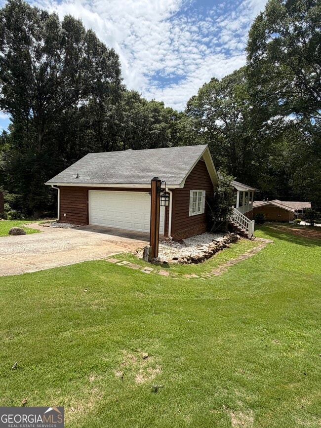 Building Photo - 105 Braemar Dr