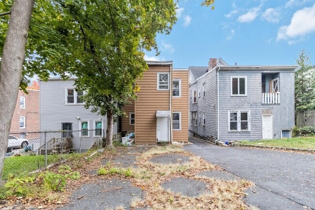 Building Photo - 24 Wheeler St