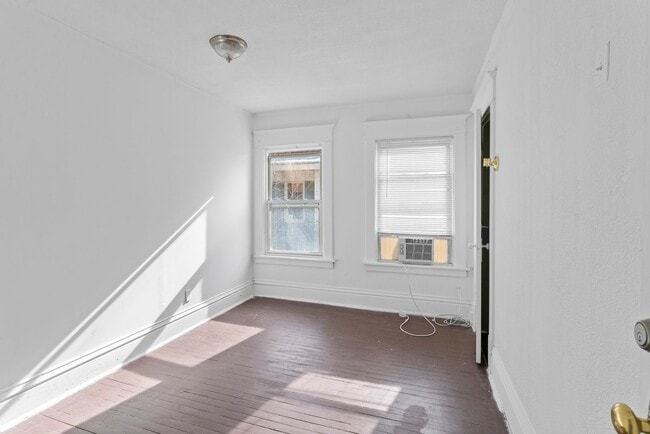 Building Photo - Historic Charm Meets Modern Living – Spacious 6-Bedroom in Prime KC Location! $3900.00