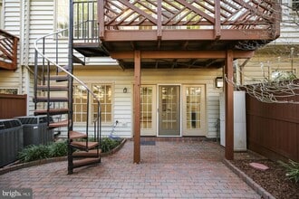 Building Photo - 707 Hawkins Way