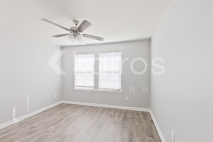 Building Photo - 130 Yardley Ct