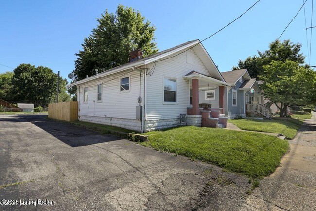 Building Photo - 217 W Fairmont Ave