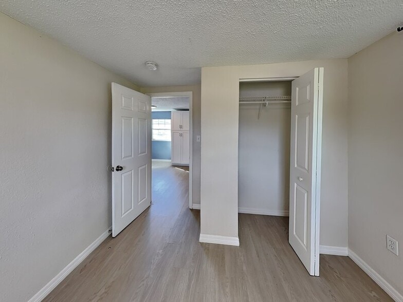 Building Photo - 502 Dunbar Ave