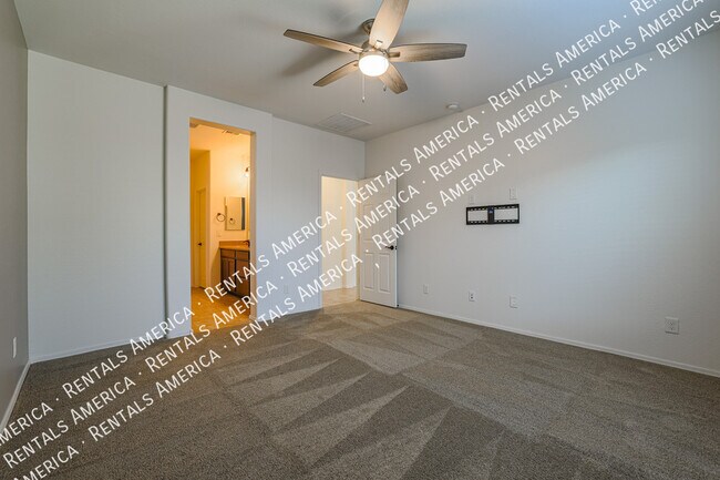 Building Photo - 5653 W Valor Way