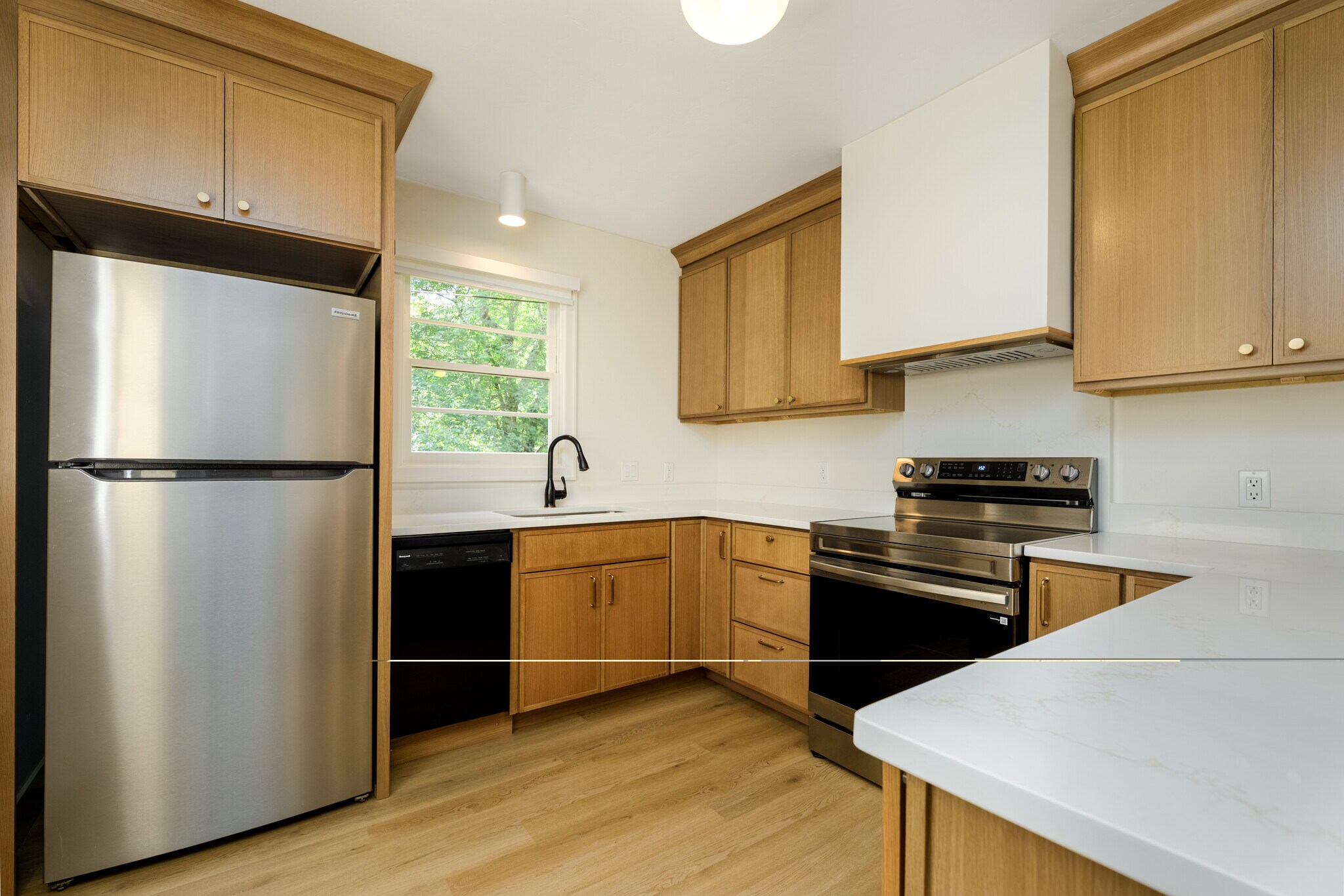 Building Photo - 2447 Delta Ct