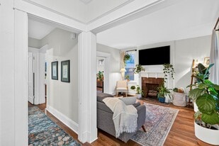 Building Photo - 1628 De Sales Ln