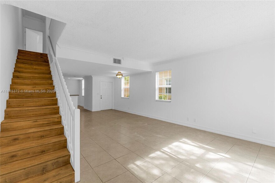 Building Photo - 1440 Coronado Rd