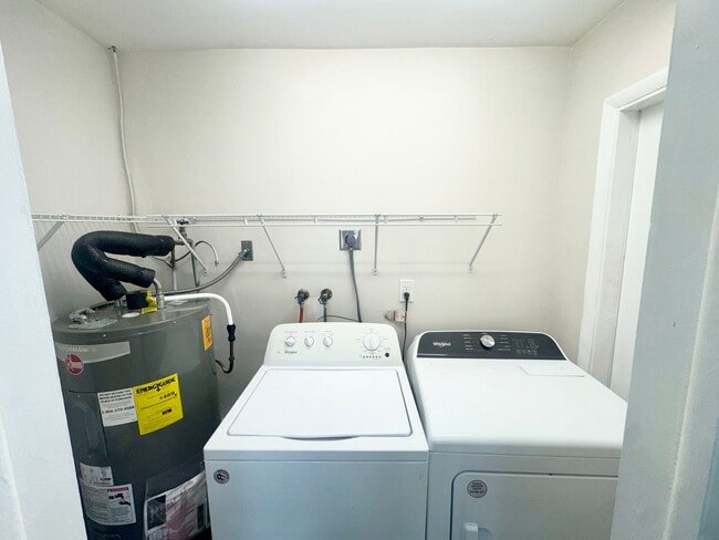 Building Photo - 412 SW 27th Terrace