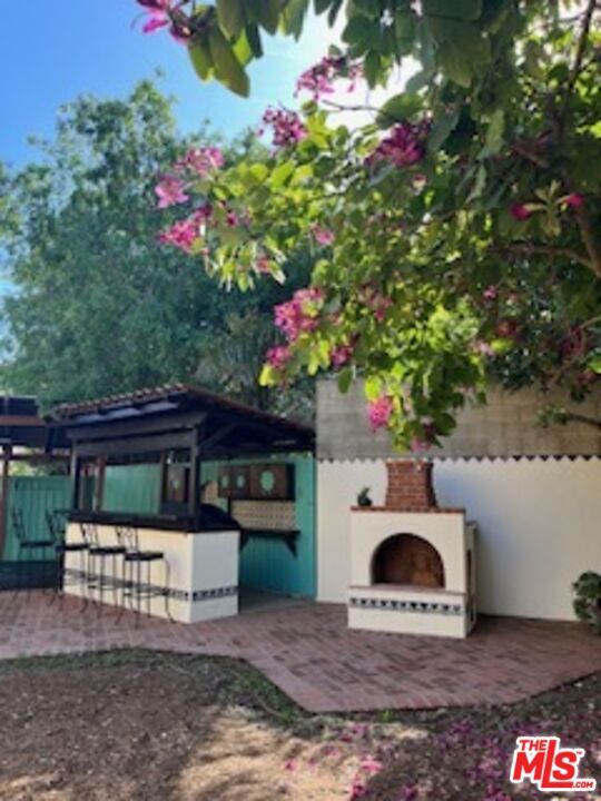 Building Photo - 8302 S Sepulveda Blvd