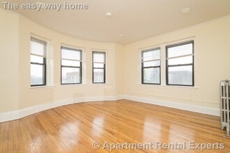 Building Photo - 123 Highland Ave