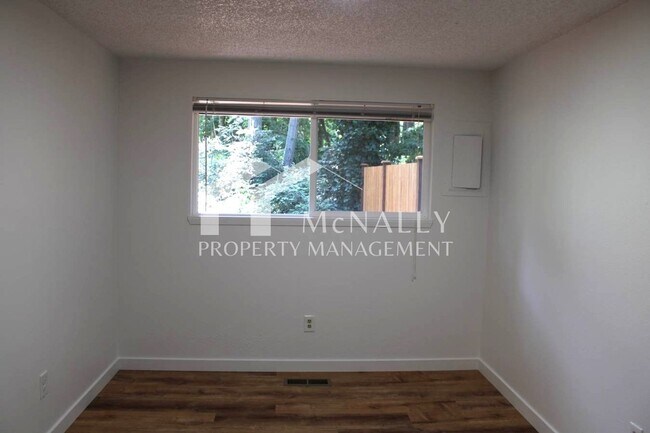 Building Photo - 4712/4714 Reid Dr.