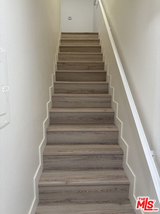 Building Photo - 432 N Kenwood St