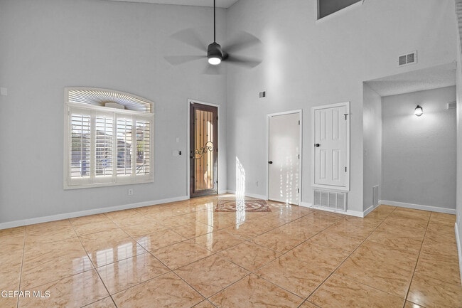 Building Photo - 12323 Sombra Grande Dr