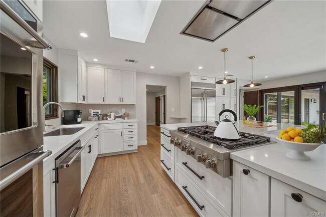 Building Photo - 1700 Candlestick Ln