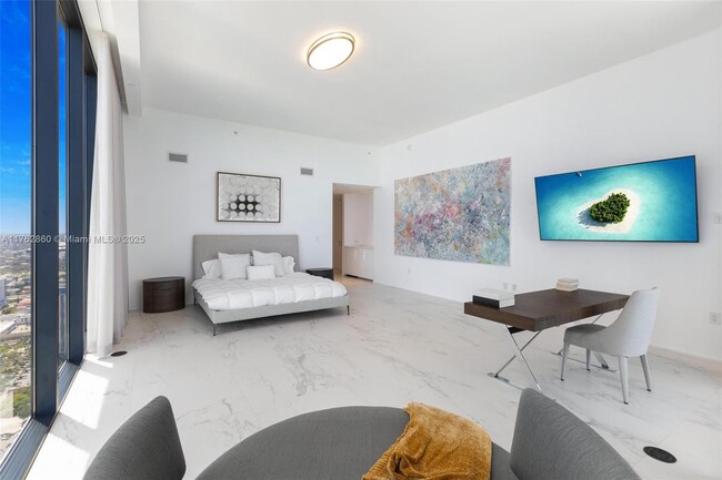 Building Photo - 1000 Biscayne Blvd