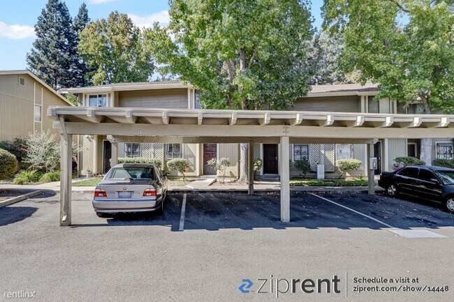 Building Photo - 2 br, 1.5 bath Townhome - 312 Eastgate Ln,...