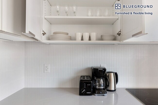 Building Photo - 150 Lawrence St