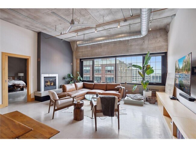 Building Photo - 525 N 3rd St