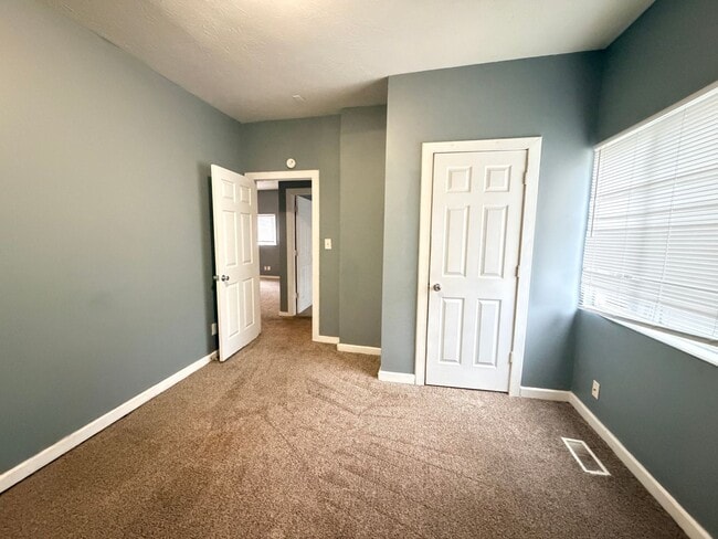 Building Photo - 1017 Laurel St